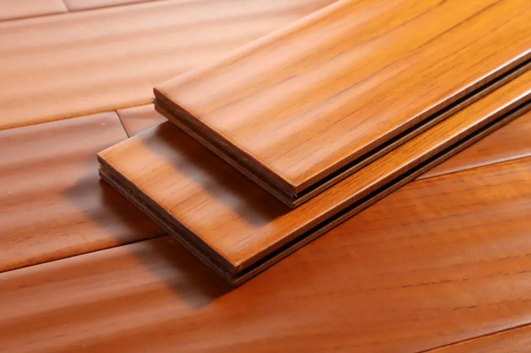 木地板為什么會(huì)出現(xiàn)縫隙？如何避免又如何解決？