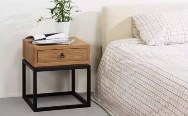 房子裝修完，買了床，床頭柜該如何選擇？
