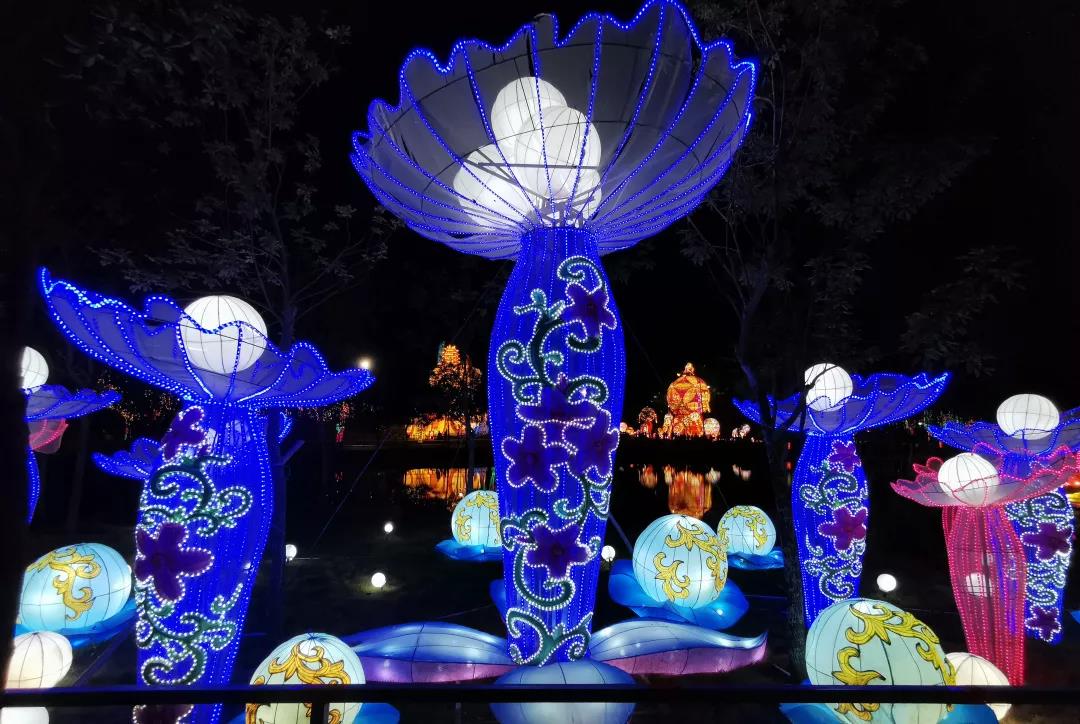 月色燈山滿江河| 裝飾公司和燈展的關(guān)系是？